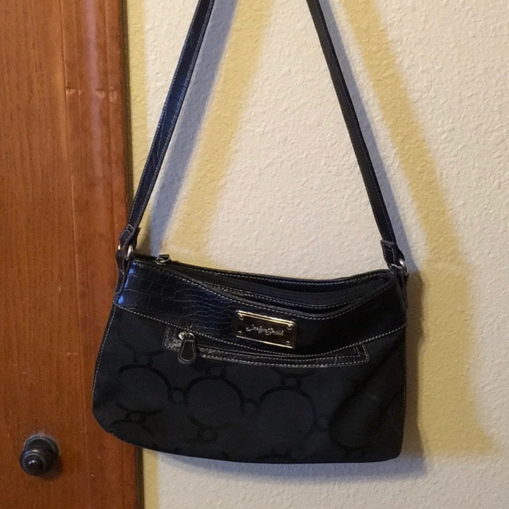 Jaclyn Smith black handbag